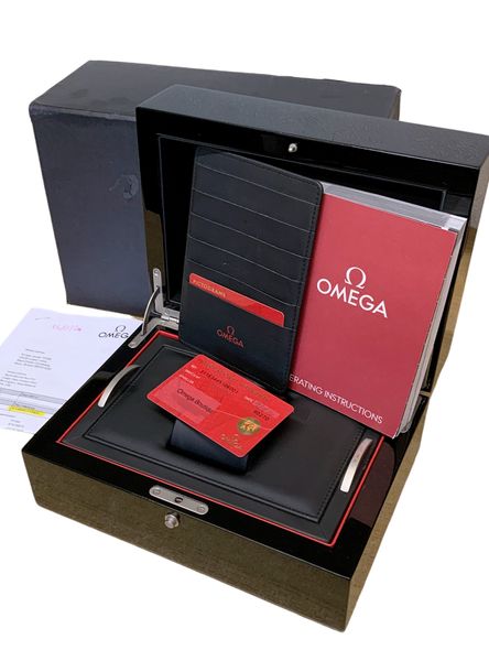 Omega Speedmaster Dark Side of the Moon 311.63.44.51.06.001